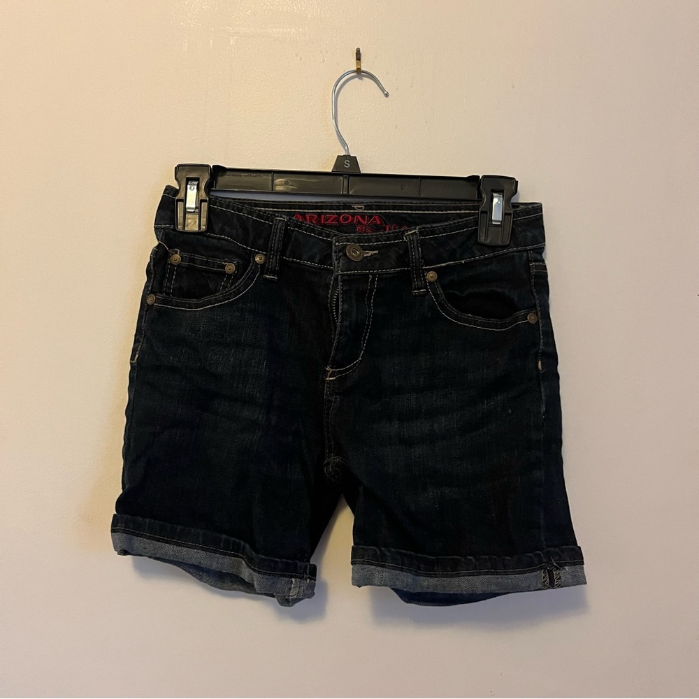 Dark wash Arizona size 14 girls midi jean shorts with front and back pockets